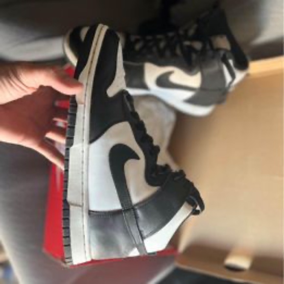 Nike Dunks Hi Top Panda 9.5 - Picture 6 of 6